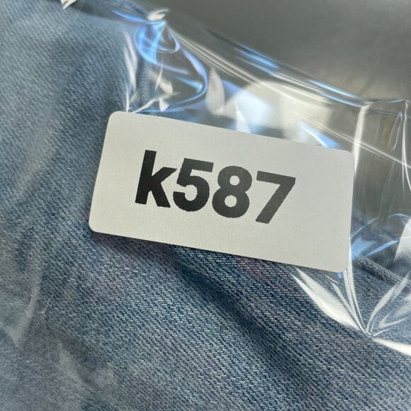 Calvin Klein Women's Size 10 High Rise Skinny Jeans Light Wash Denim - Picture 9 of 9